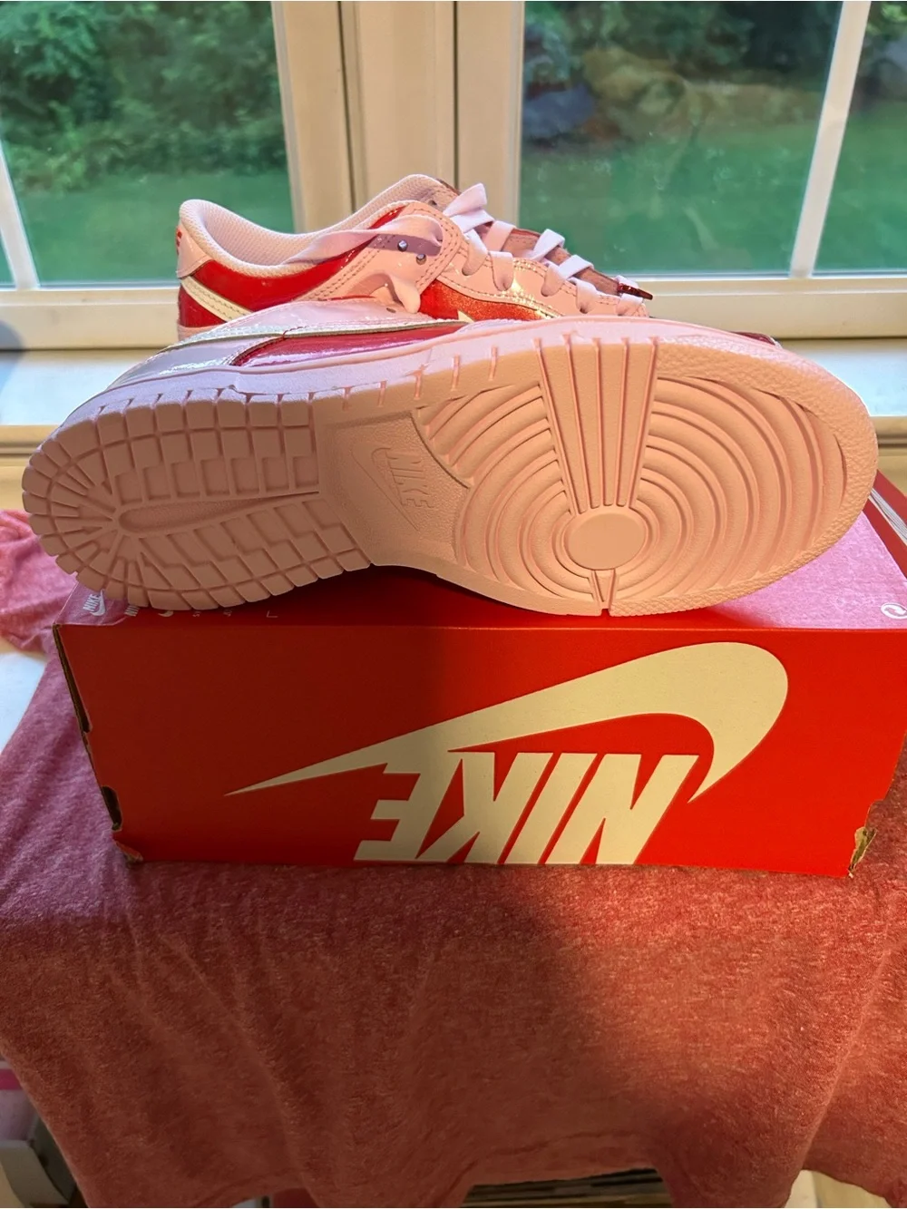 Nike Kids Pink and Red Low-Top Sneakers